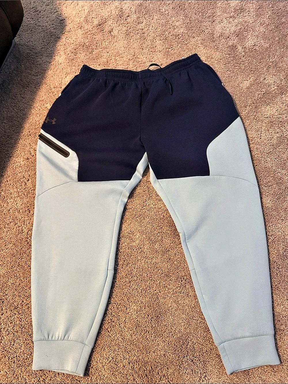 Under Armour XL/TG Color Block Joggers Navy & Blue XL Like New